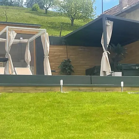 Z Apartmanhaz Lägenhet