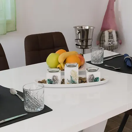 Lägenhet Z Apartmanhaz *